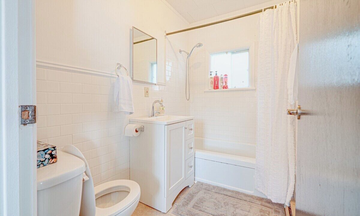 Photo of Bathroom in Algonquin Highlands