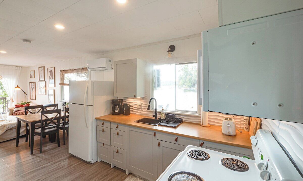 Photo of Kitchen in Algonquin Highlands