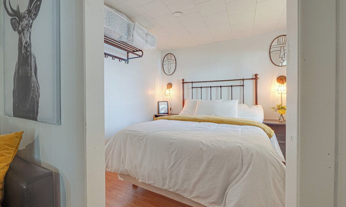 Photo of Bedroom in Algonquin Highlands
