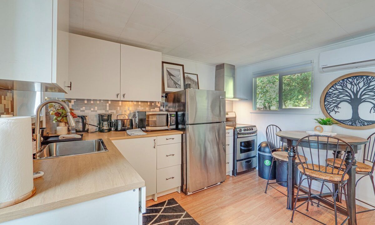 Photo of Kitchen in Algonquin Highlands