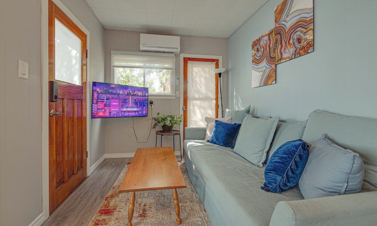 Photo of Livingroom in Algonquin Highlands