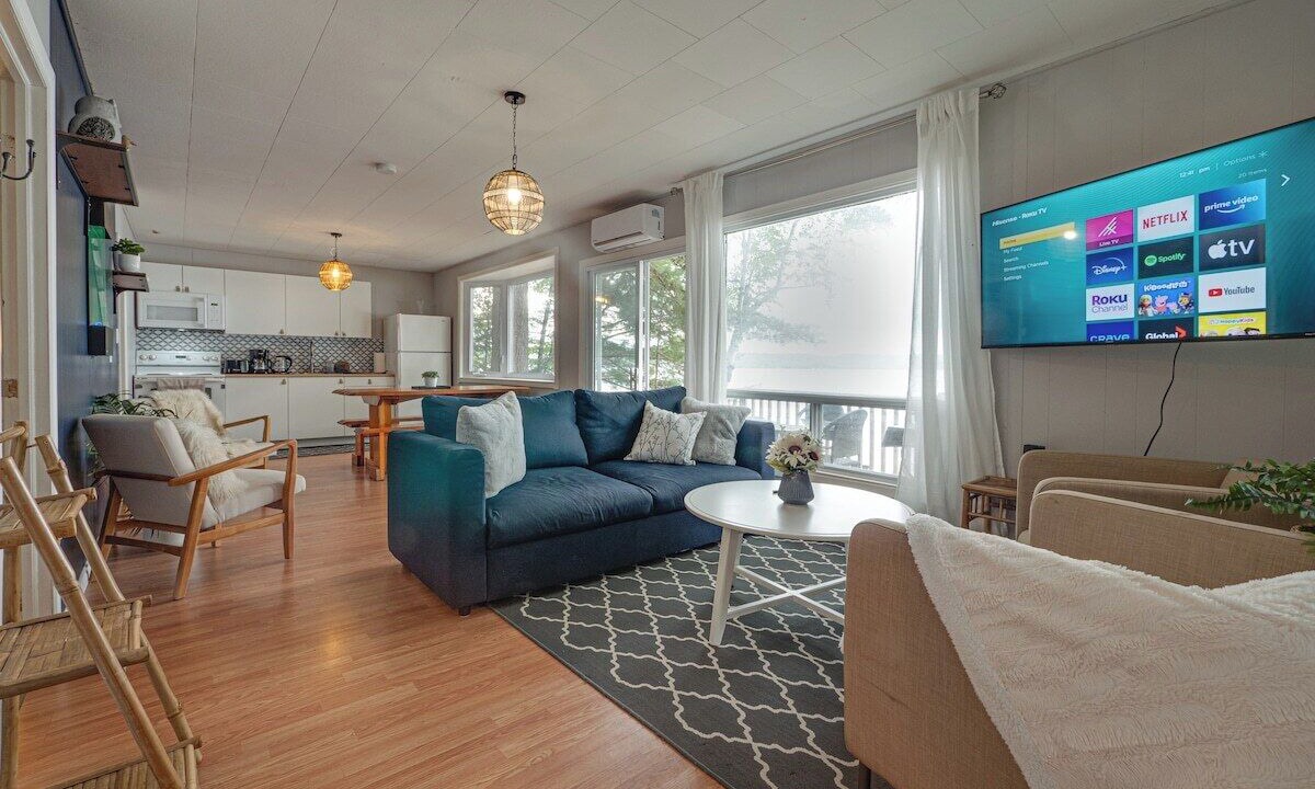 Photo of Livingroom in Algonquin Highlands