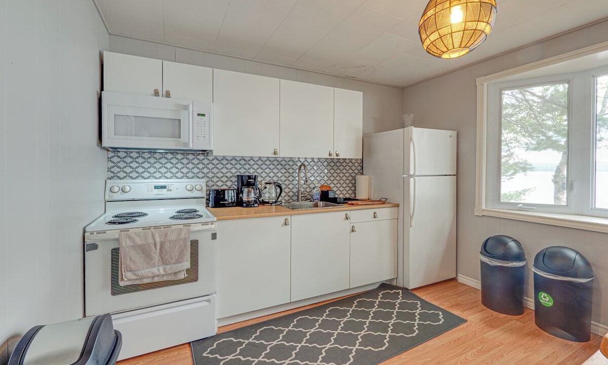 Photo of Kitchen in Algonquin Highlands