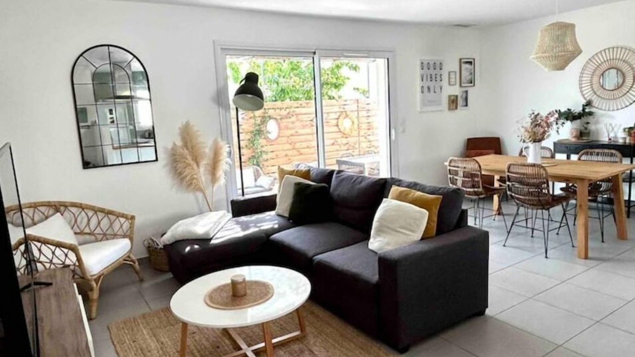 Photo of Livingroom in Cournonsec