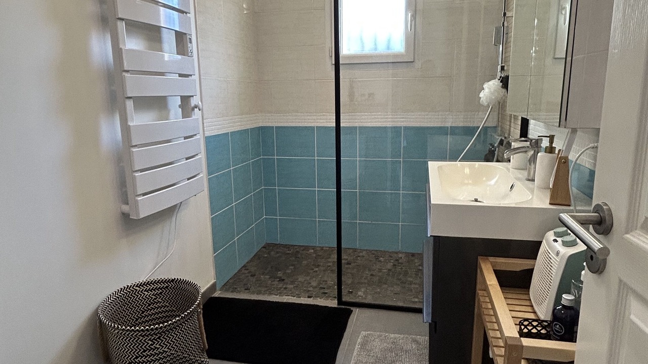 Photo of Bathroom in Cournonsec