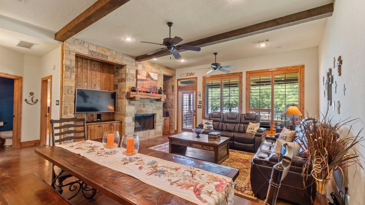 Photo of Livingroom in Carolyn Estates