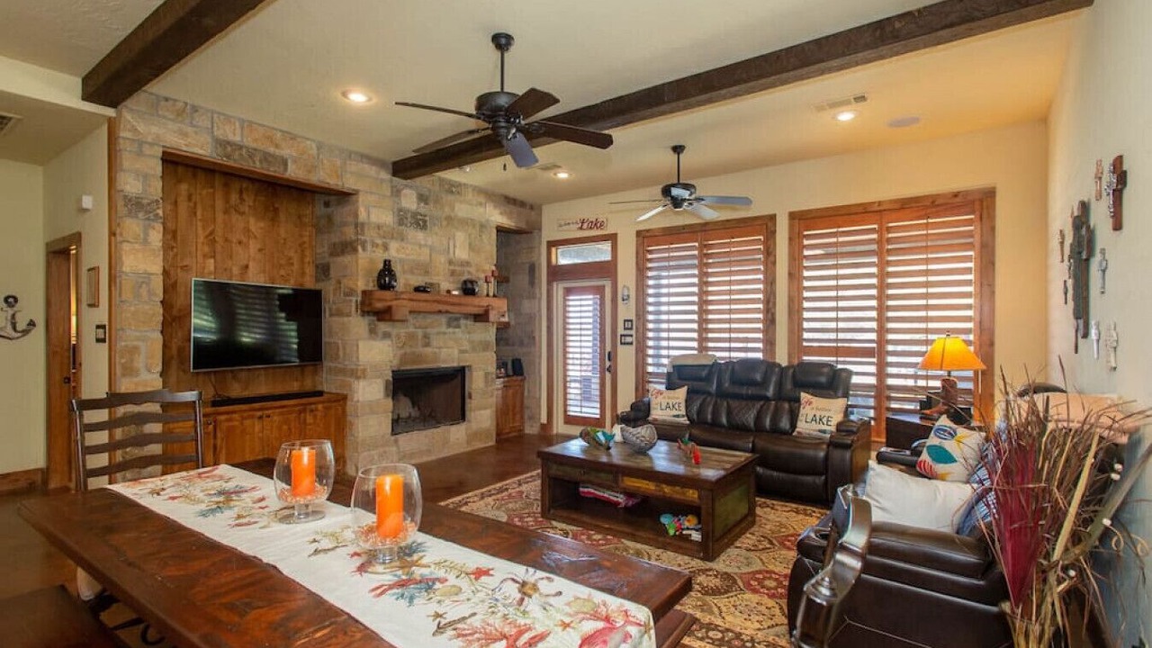 Photo of Livingroom in Carolyn Estates