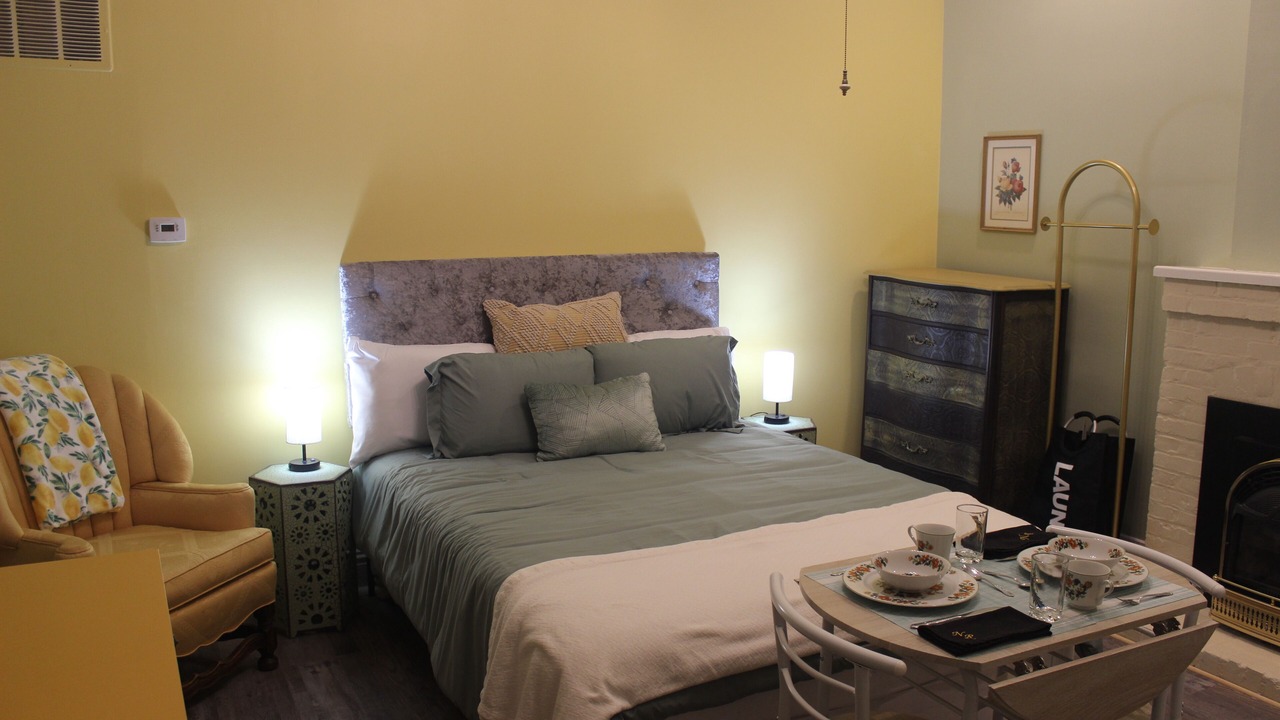 Photo of Bedroom in Lafayette Square