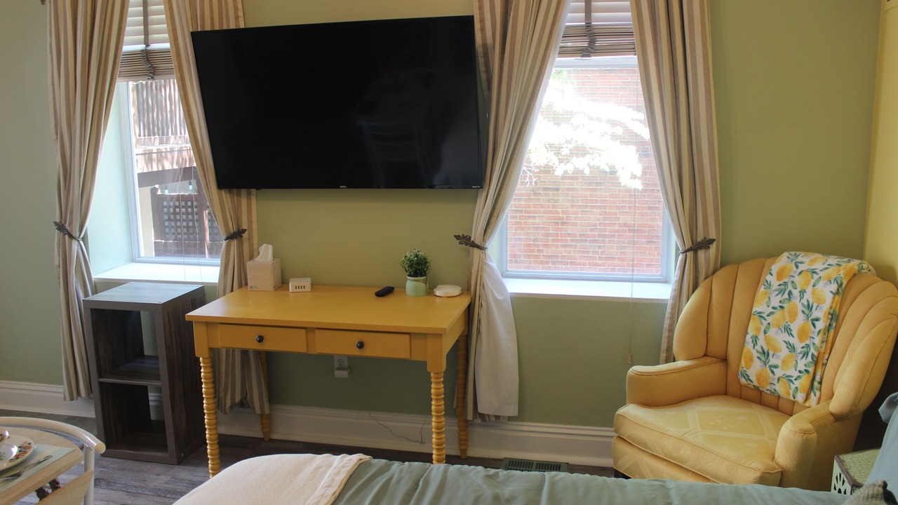 Photo of Bedroom in Lafayette Square