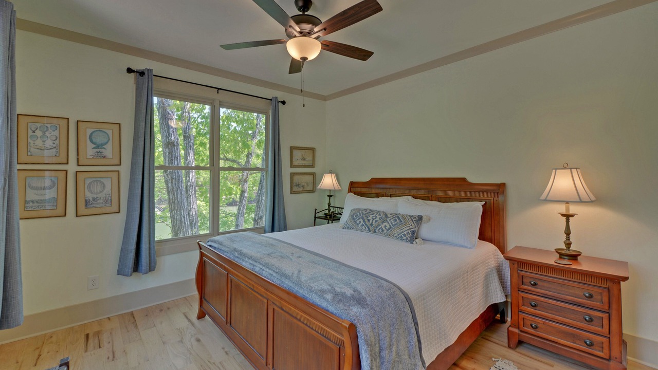 Photo of Bedroom in Reed Creek