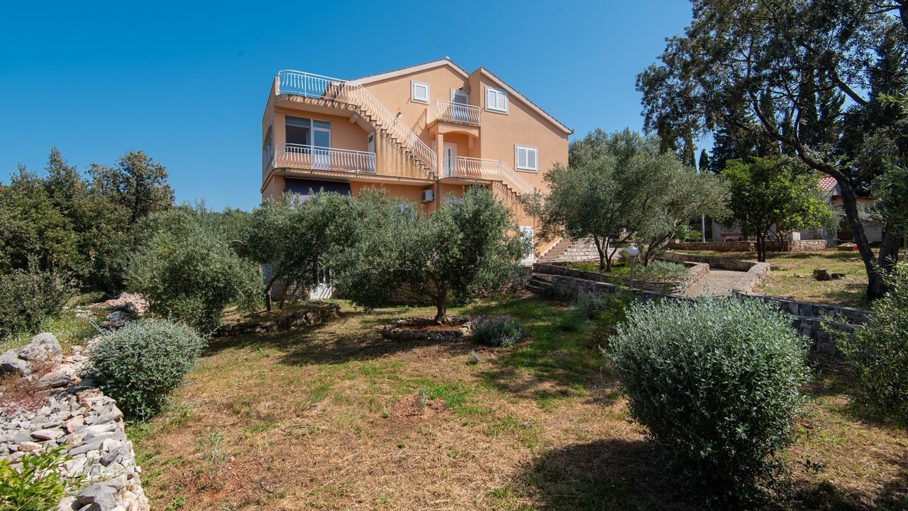 Photo of Outdoor in Loviste