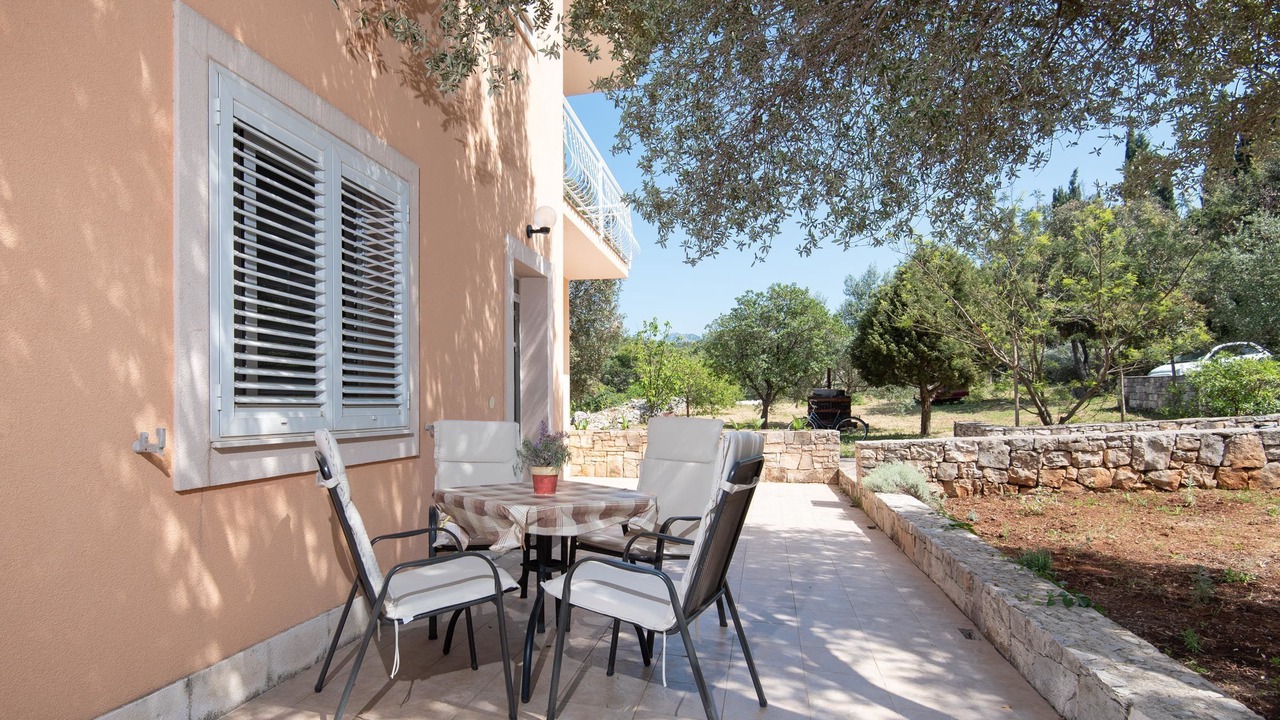 Photo of Outdoor in Loviste