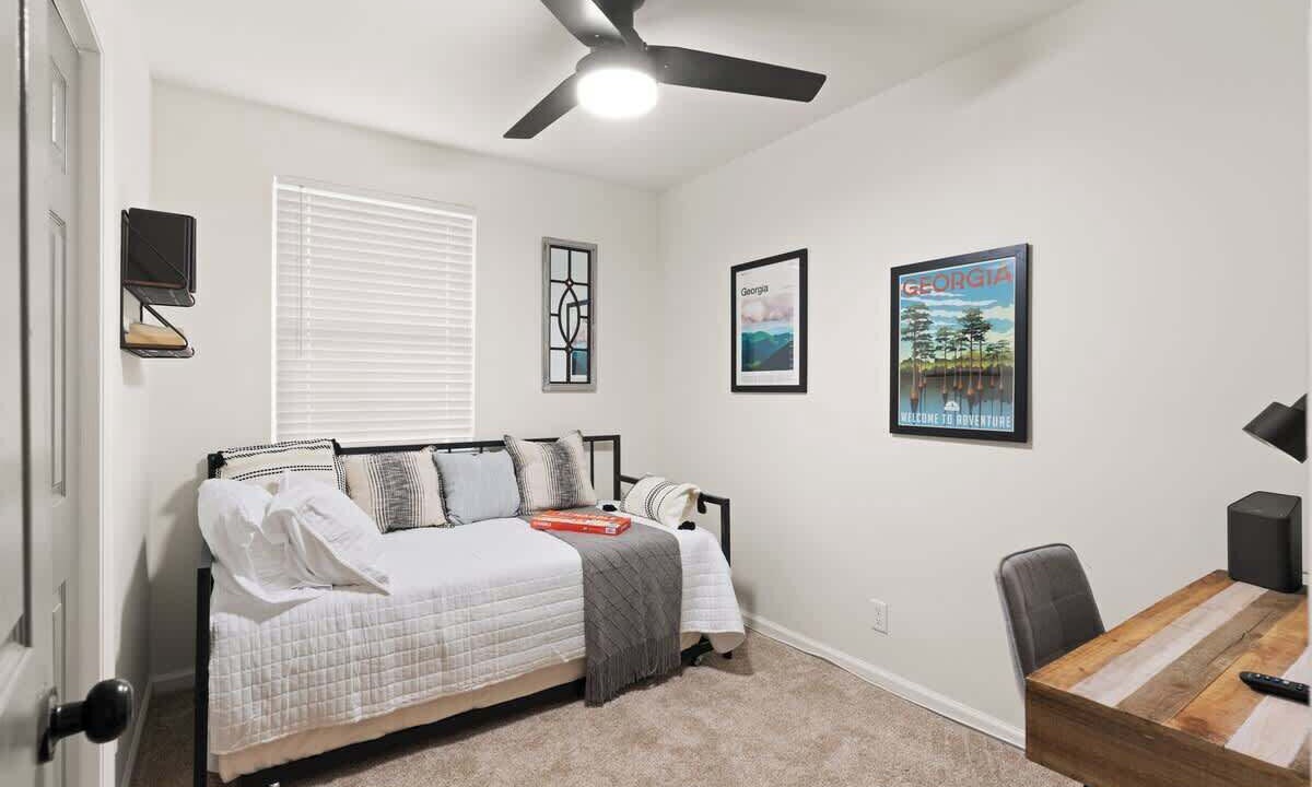 Photo of Bedroom in Country Club Estates