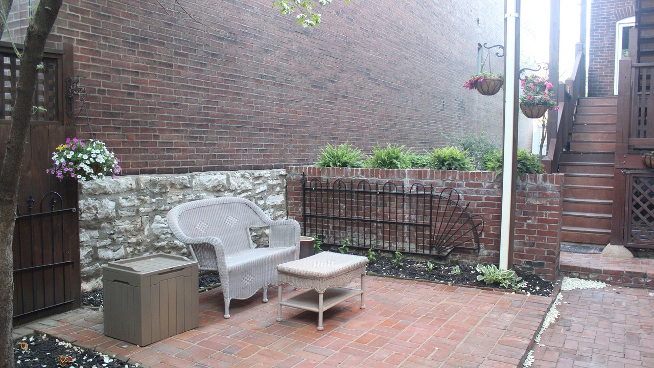 Photo of Patio Balcony in Lafayette Square