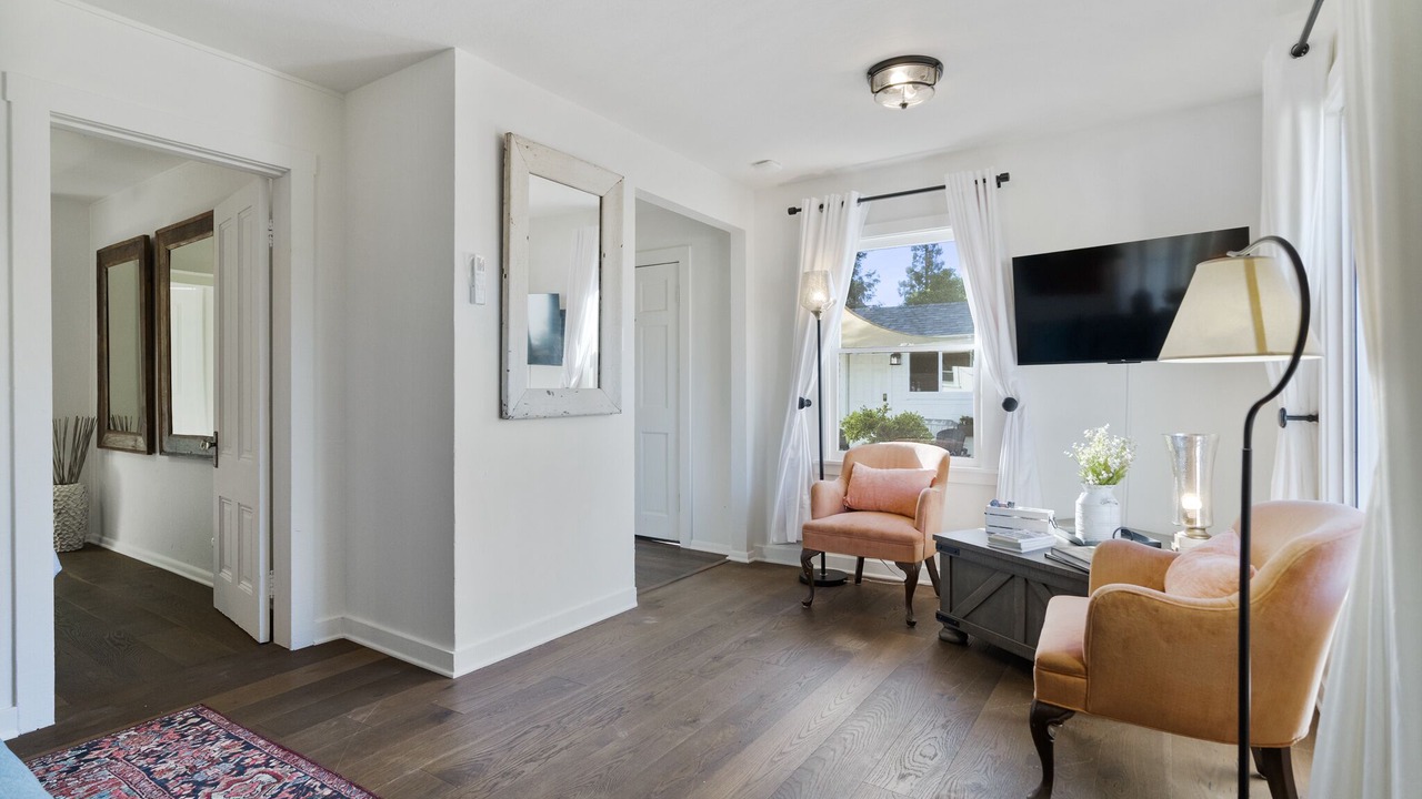 Photo of Livingroom in St. Helena
