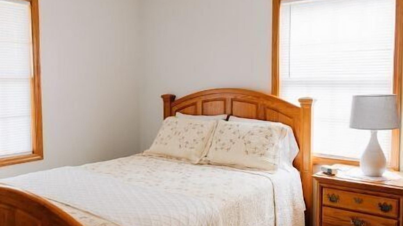 Photo of Bedroom in Nappanee