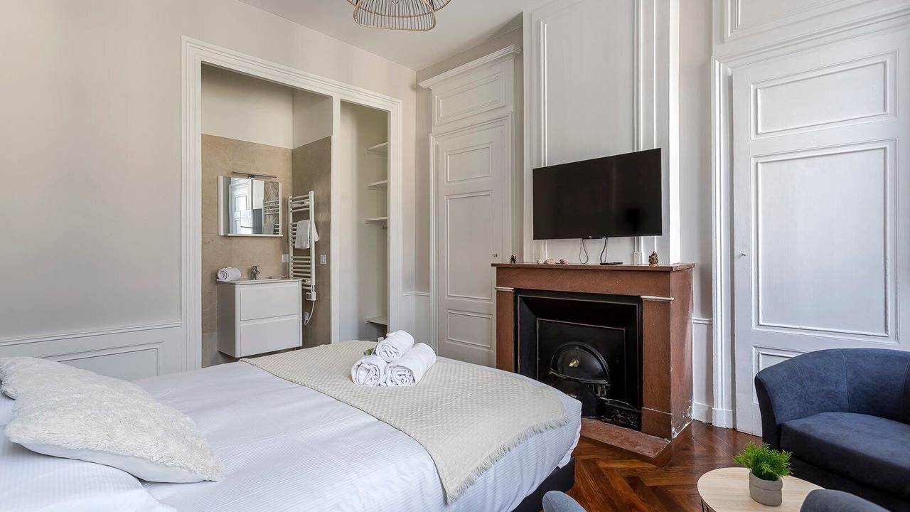 Photo of Bedroom in Carnot - Gailleton