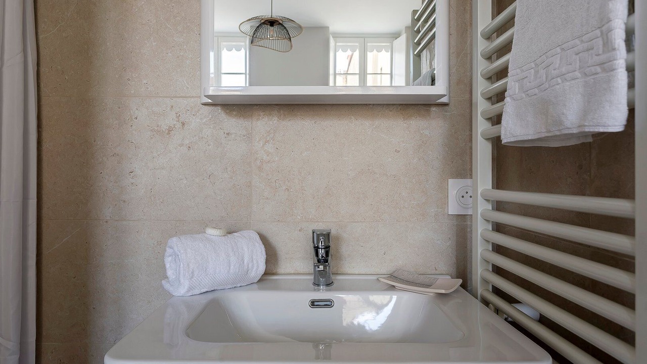 Photo of Bathroom in Carnot - Gailleton