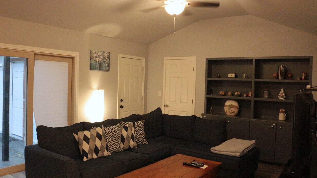 Photo of Livingroom in South Side
