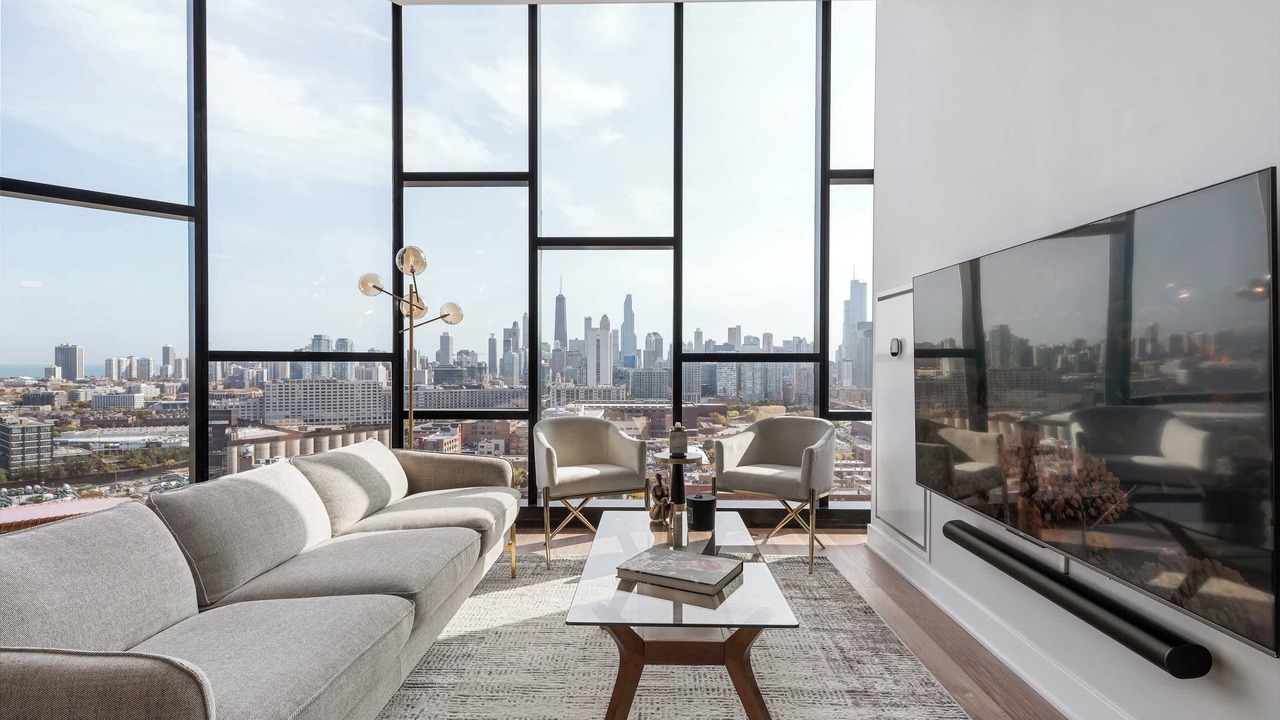 Photo of Livingroom in River West
