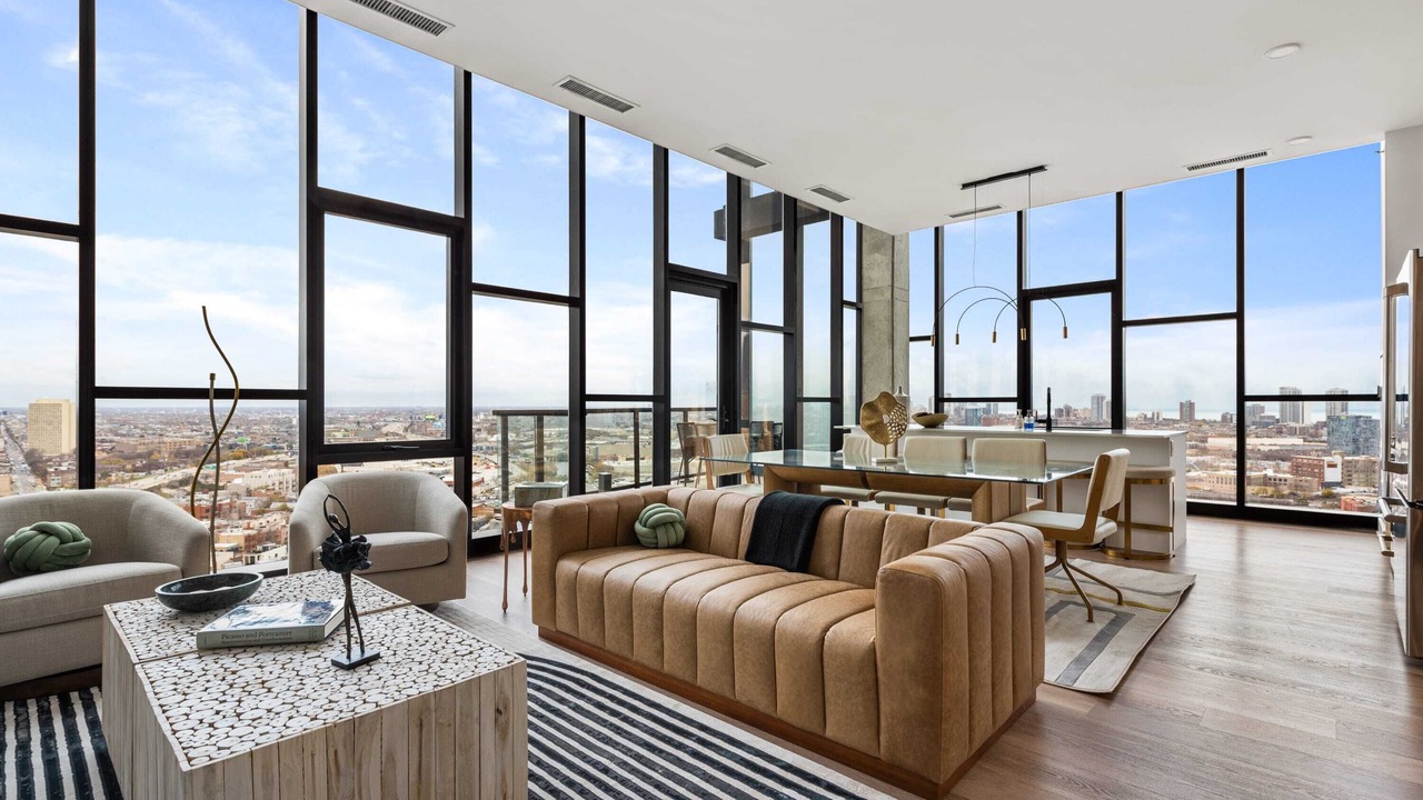 Photo of Livingroom in River West