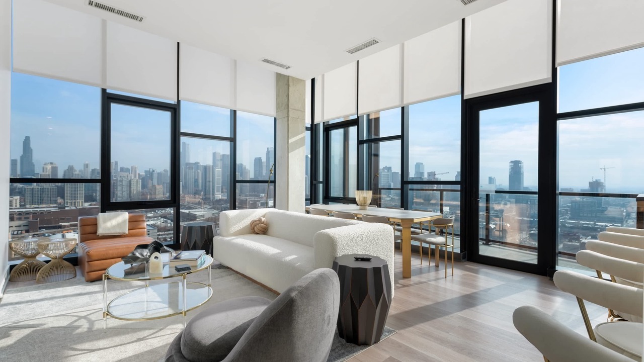 Photo of Livingroom in River West