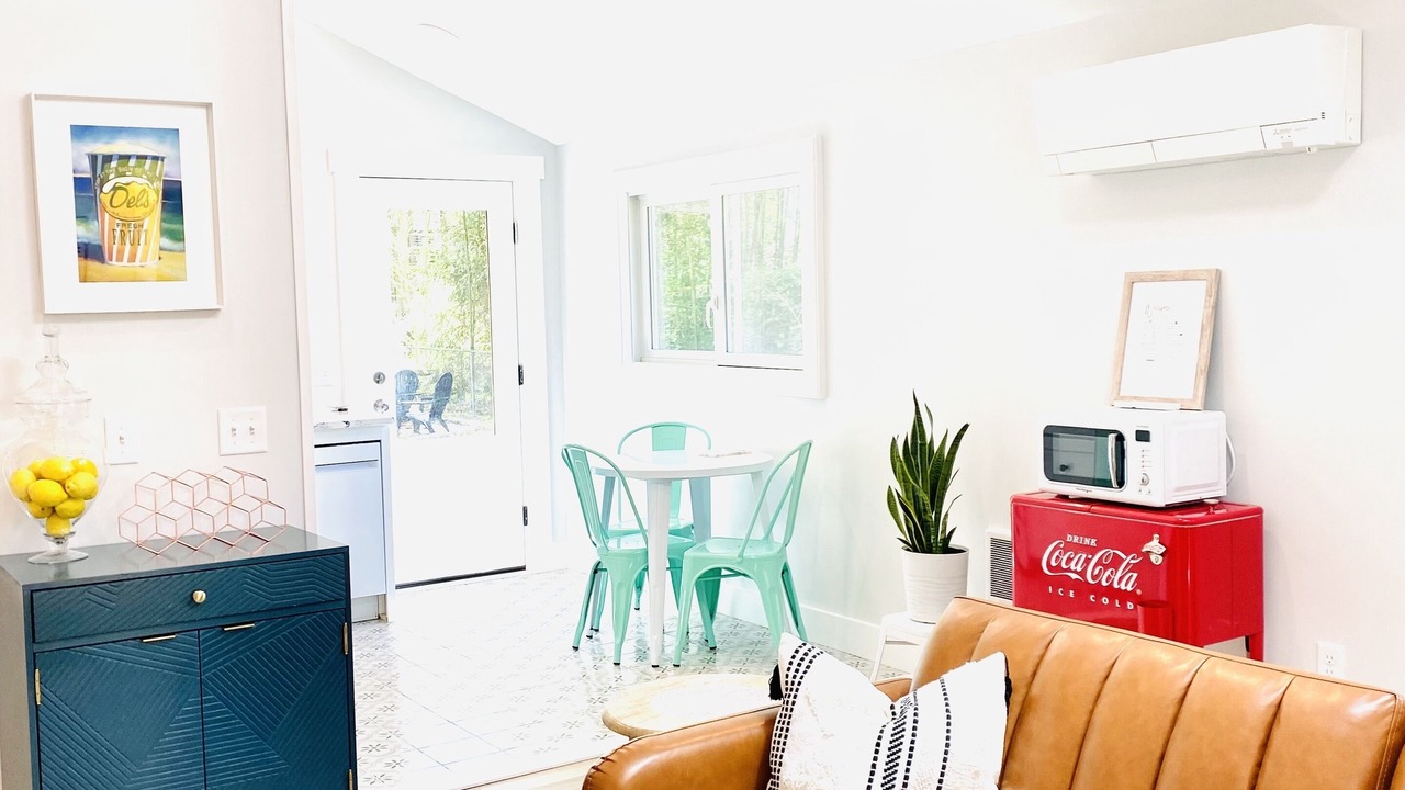 Photo of Livingroom in Jamestown Shores