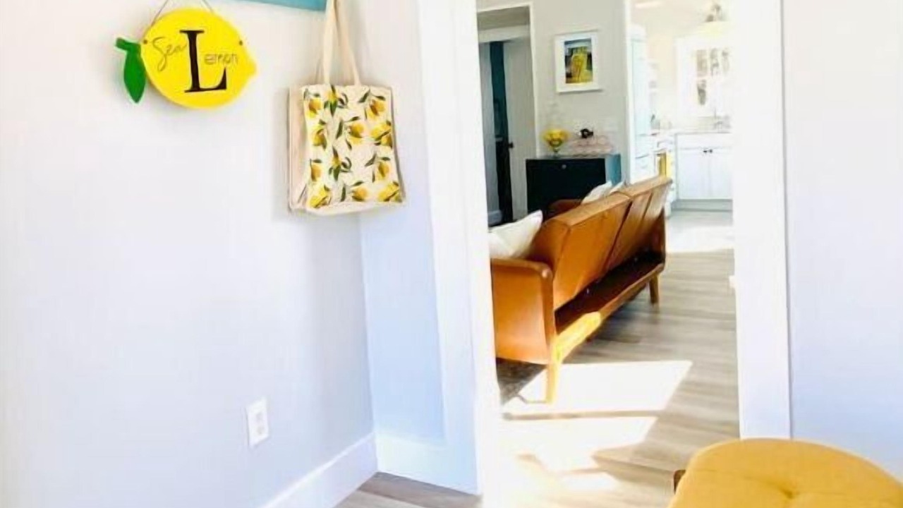 Photo of Livingroom in Jamestown Shores