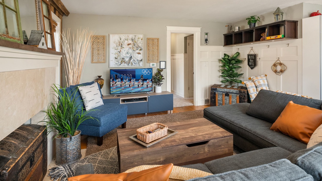 Photo of Livingroom in Three Tree Point