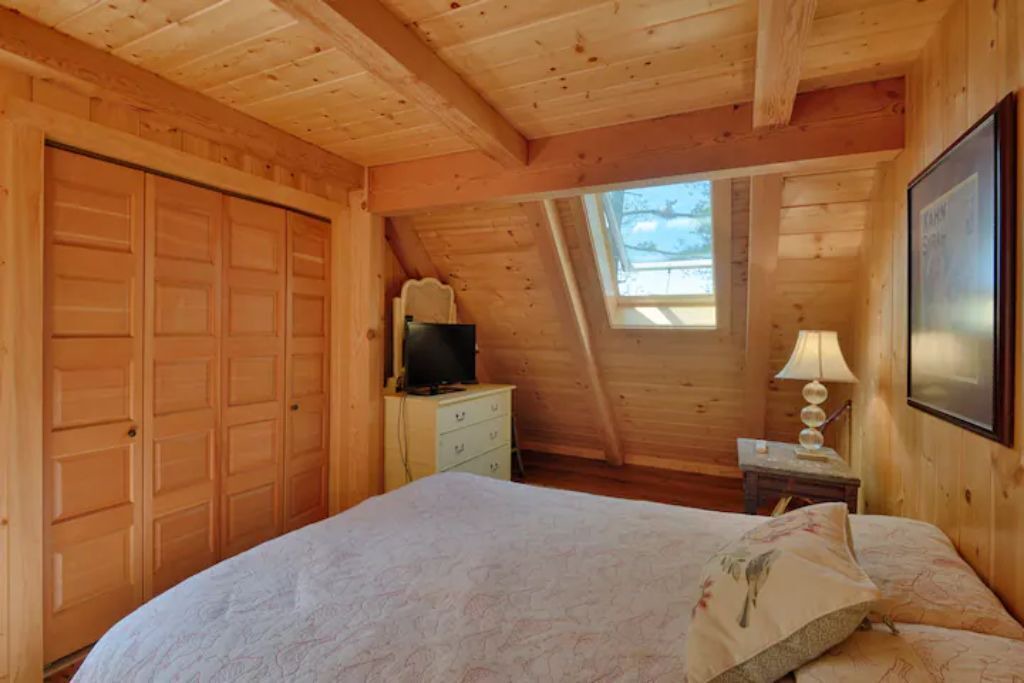 Photo of Bedroom in Brier Hill