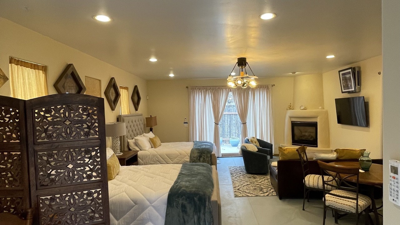 Photo of Bedroom in Los Ranchos de Albuquerque