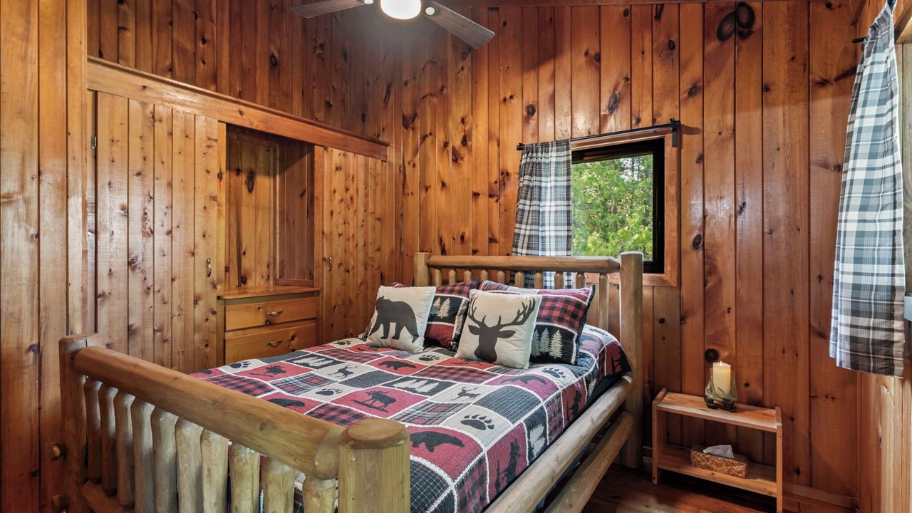 Photo of Bedroom in Tobermory