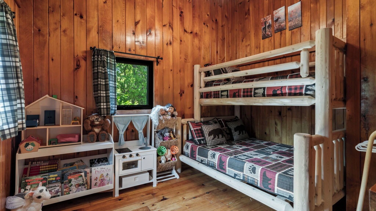 Photo of Bedroom in Tobermory