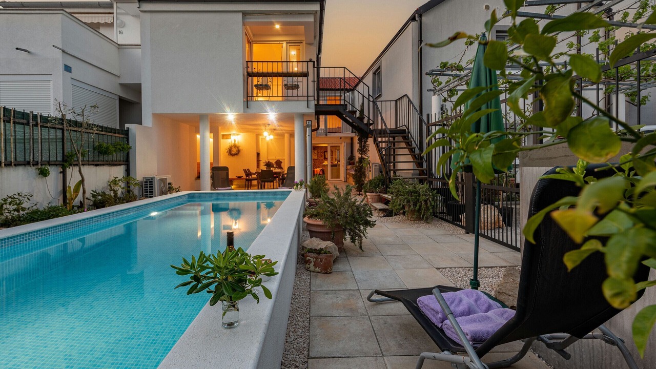 Photo of Outdoor in Nin