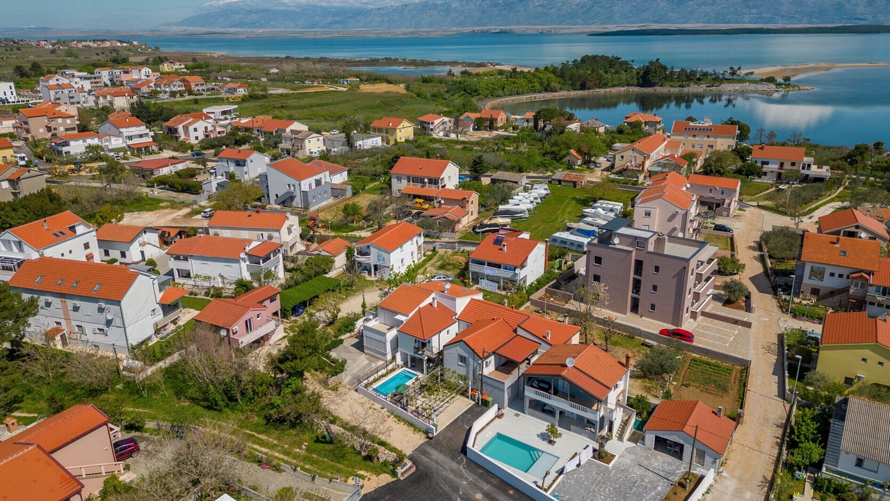 Photo of Outdoor in Nin