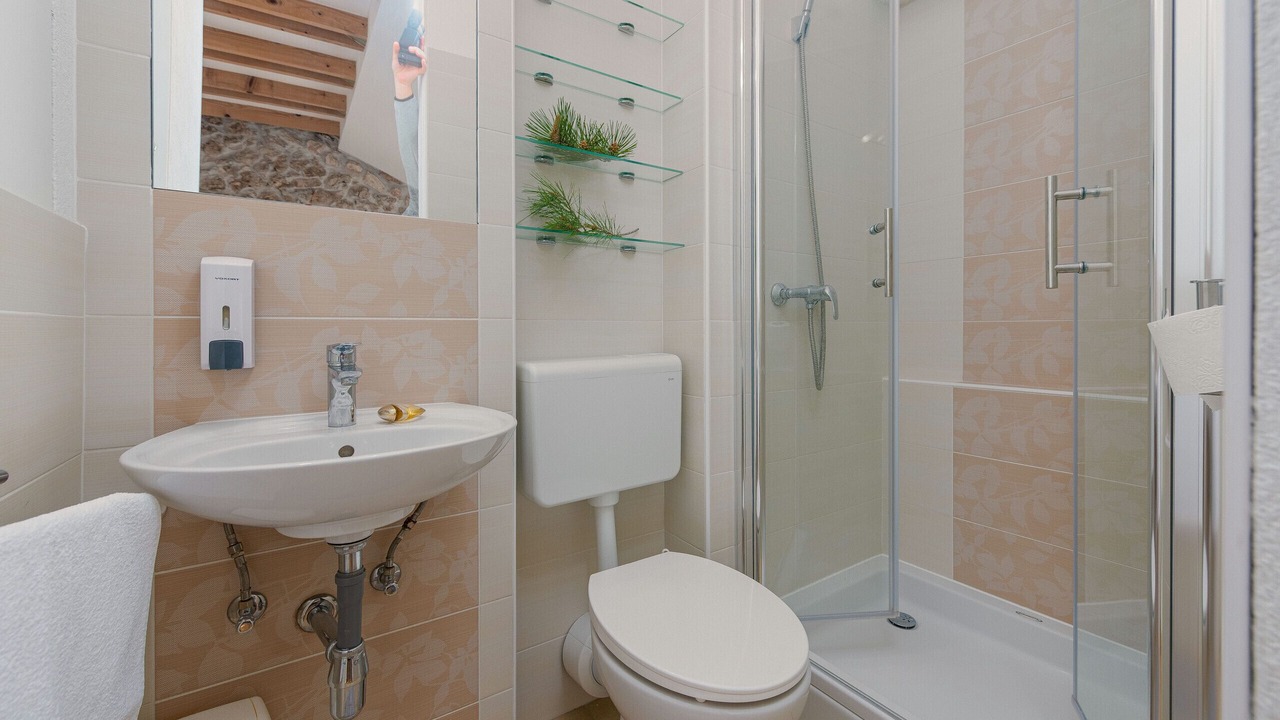 Photo of Bathroom in Nin
