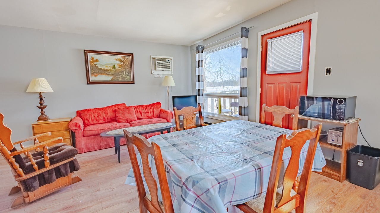 Photo of Livingroom in Frontenac