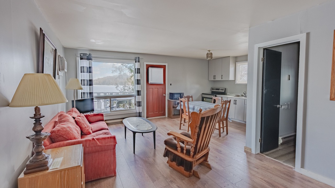 Photo of Livingroom in Frontenac