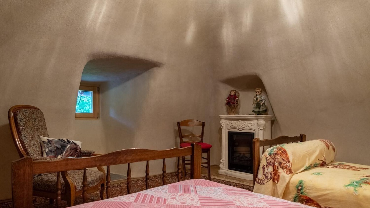 Photo of Bedroom in Saint-Etienne-du-Valdonnez