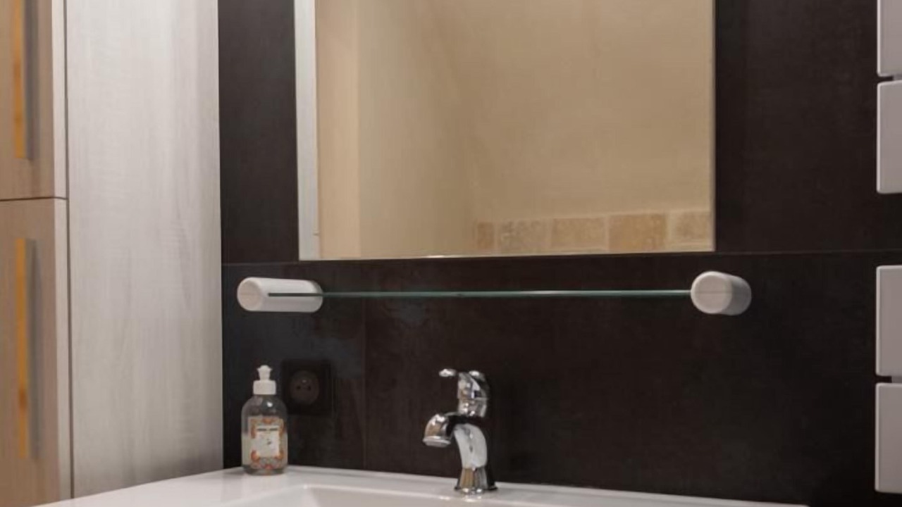Photo of Bathroom in Saint-Etienne-du-Valdonnez