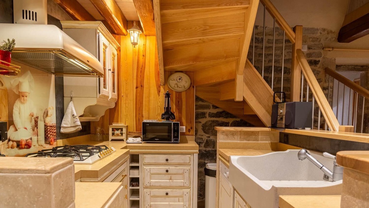 Photo of Kitchen in Saint-Etienne-du-Valdonnez