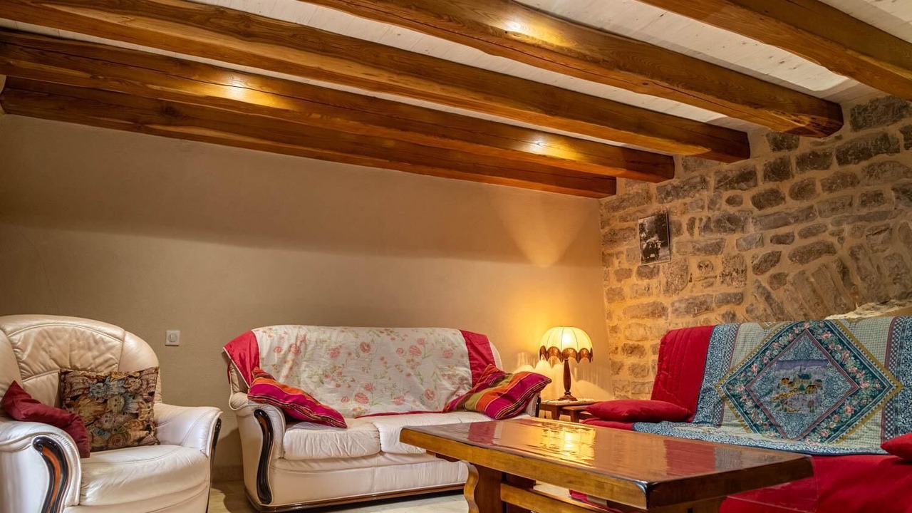 Photo of Livingroom in Saint-Etienne-du-Valdonnez