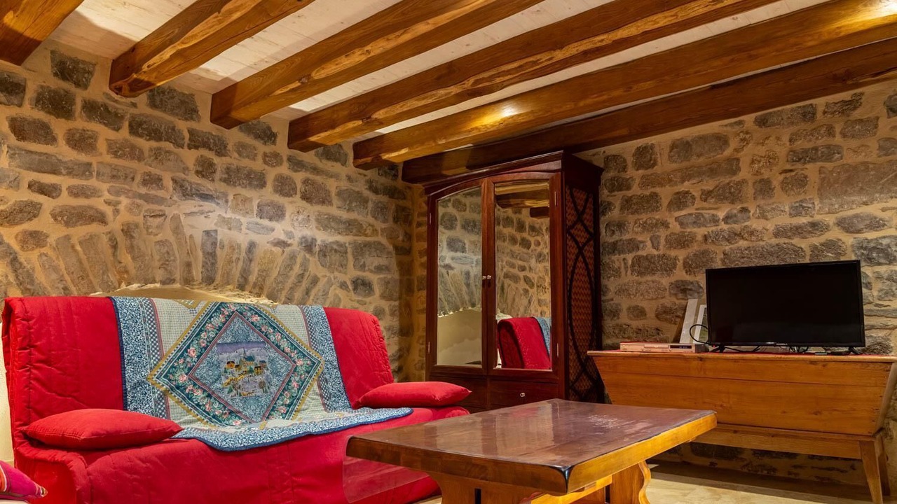 Photo of Livingroom in Saint-Etienne-du-Valdonnez