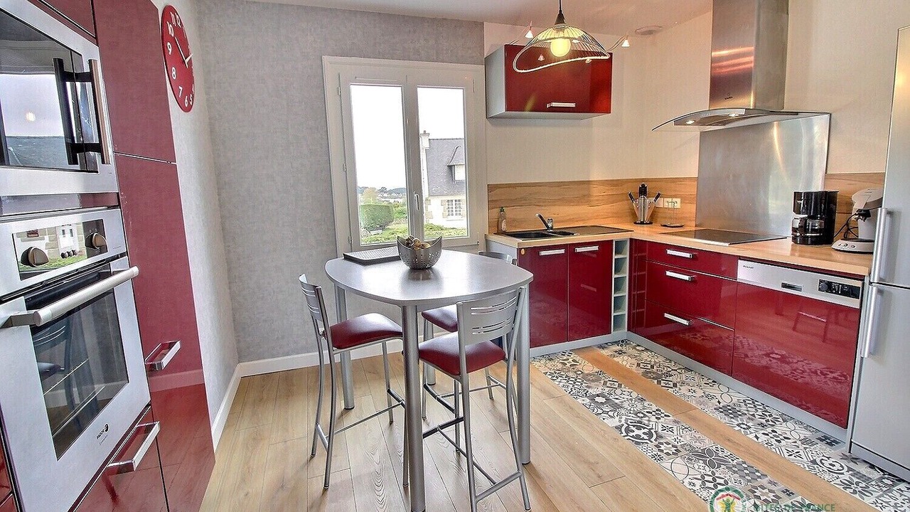 Photo of Kitchen in Plougrescant