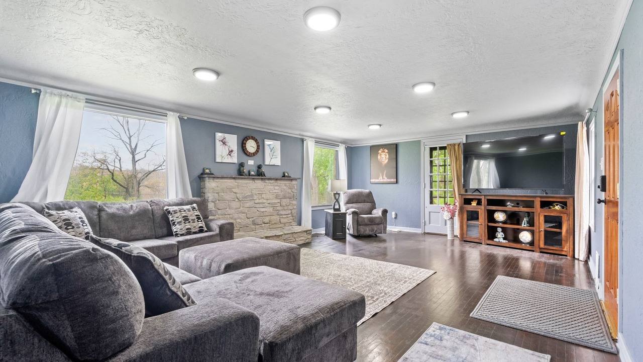 Photo of Livingroom in Bakerstown