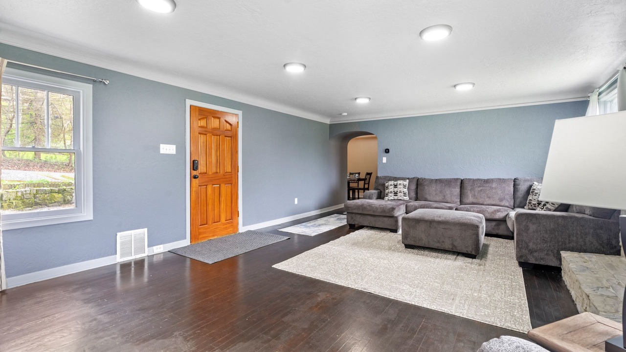 Photo of Livingroom in Bakerstown