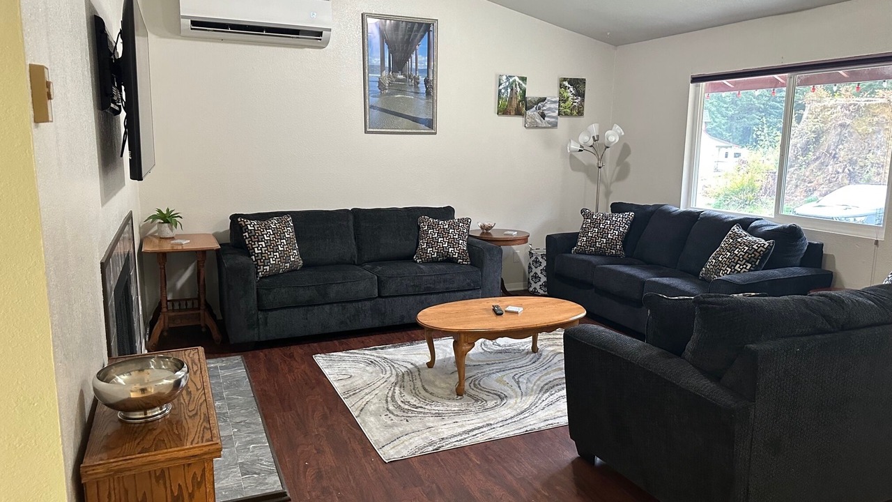 Photo of Livingroom in Crescent City