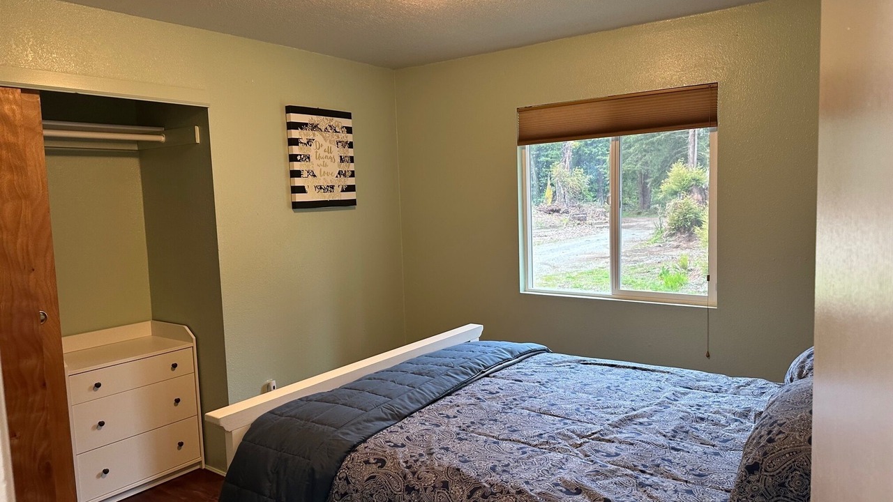 Photo of Bedroom in Crescent City