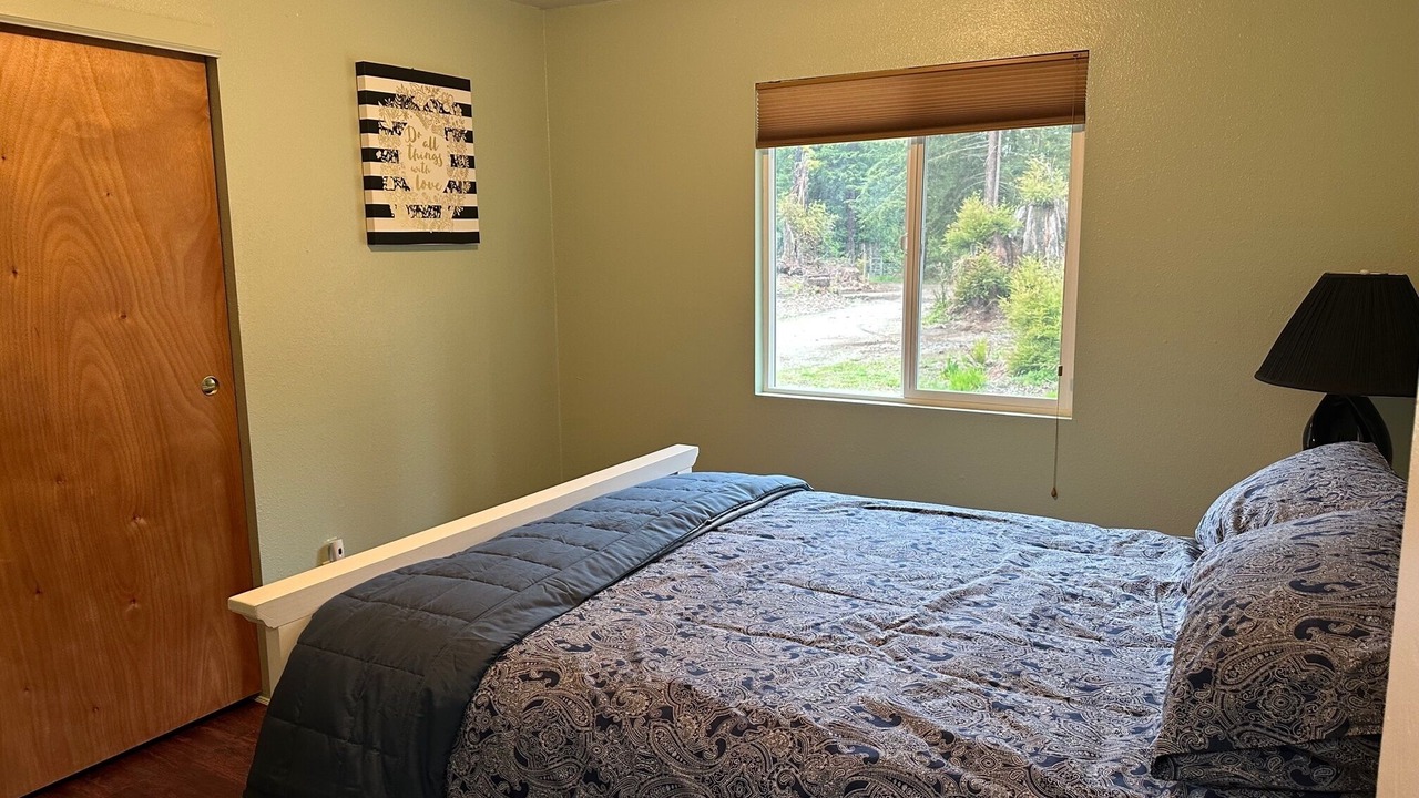 Photo of Bedroom in Crescent City