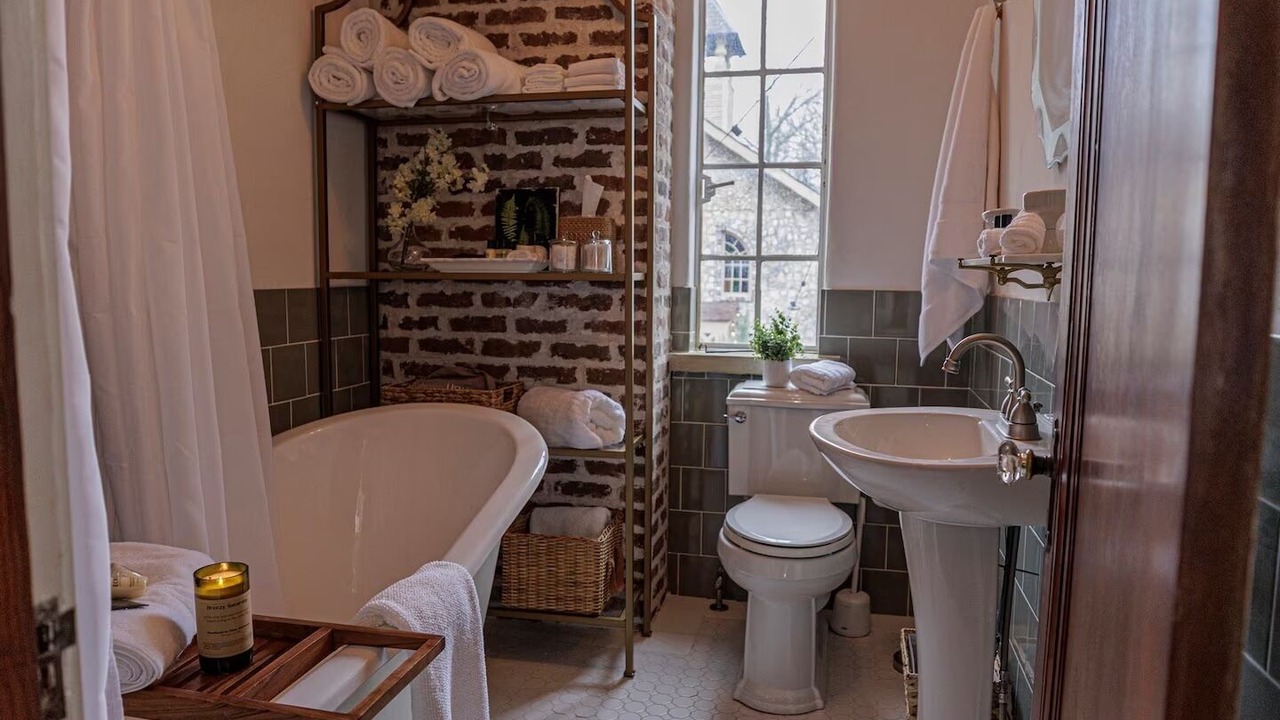 Photo of Bathroom in Tahlequah